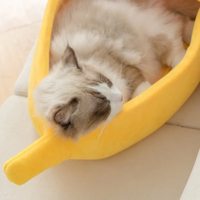 Cozy & Fun: Novelty Banana Cat Bed!