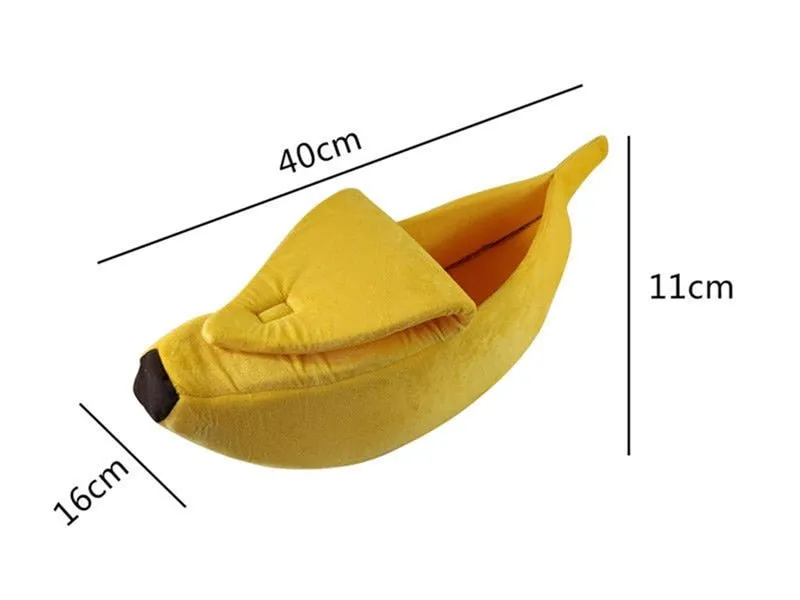 Cozy & Fun: Novelty Banana Cat Bed!