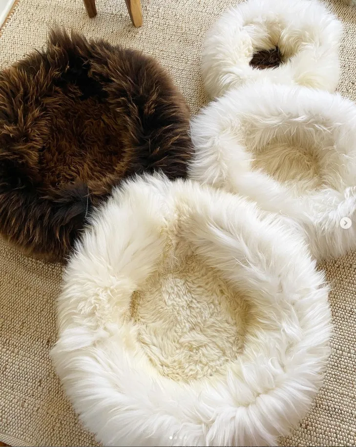 MEDIUM Ivory Sheepskin Pet Bed